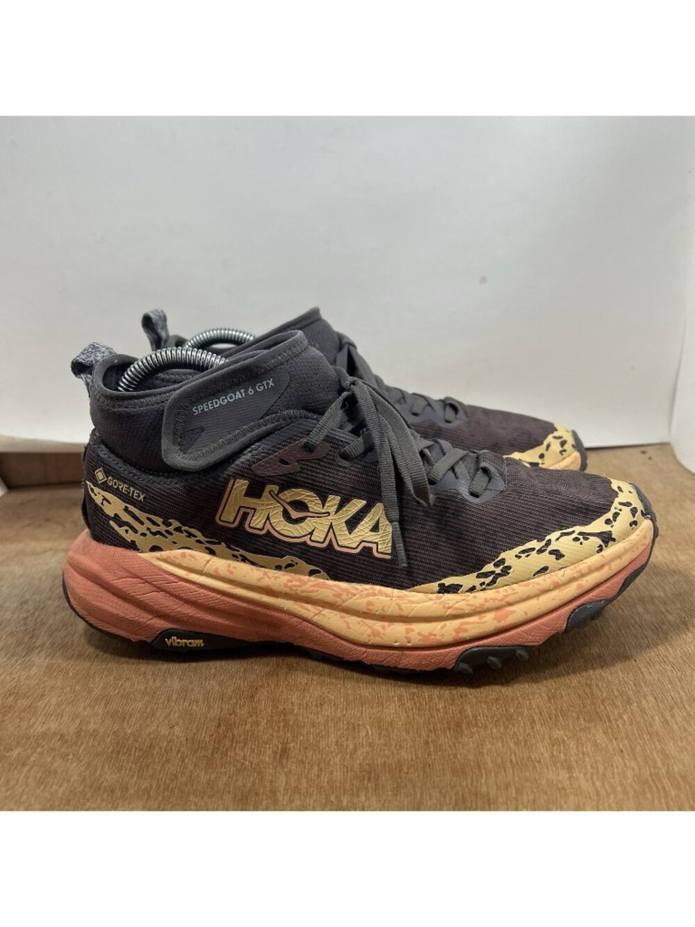 Hoka One One Speedgoat 6 Mid GTX Running Shoes Womens 8.5 Orange Grey Sneaker